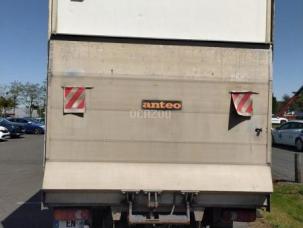 Fourgon avec parois et toit rigide Renault Mascott