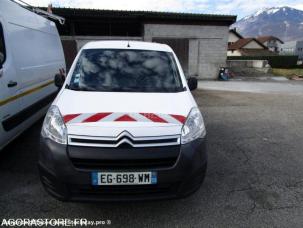 Fourgon avec parois et toit rigide nc