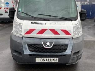Fourgon avec parois et toit rigide Peugeot Boxer
