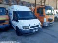 Fourgon avec parois et toit rigide Ford Transit