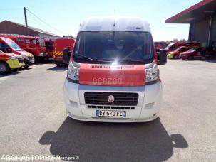 Fourgon avec parois et toit rigide Fiat Ducato