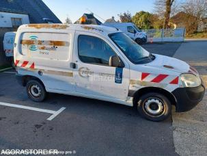 Fourgon avec parois et toit rigide Citroën Berlingo