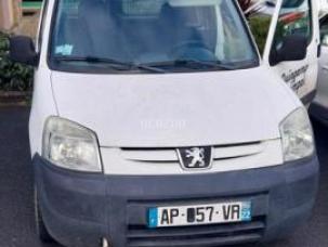 Fourgon avec parois et toit rigide Peugeot Partner