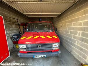 Fourgon avec parois et toit rigide Peugeot J5