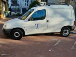 Fourgon avec parois et toit rigide Citroën Berlingo