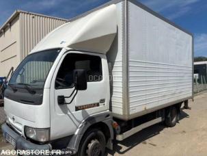 Fourgon avec parois et toit rigide Nissan Cabstar.E 120