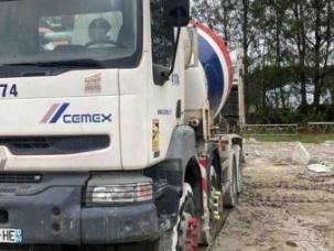 Bétonnière Renault Kerax
