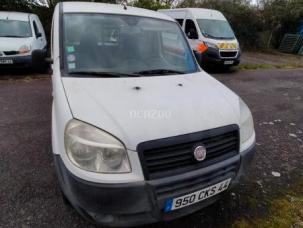 Fourgon avec parois et toit rigide Fiat DOBLO