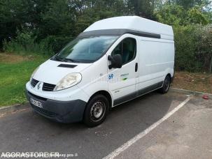 Fourgon avec parois et toit rigide Renault Trafic