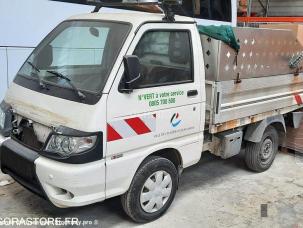 Benne basculante de chantier et de TP Piaggio Porter