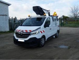 Fourgon avec parois et toit rigide Renault Trafic