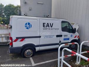 Fourgon avec parois et toit rigide Renault Master