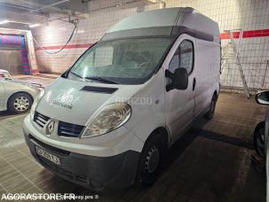 Fourgon avec parois et toit rigide Renault Trafic