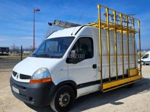 Fourgon avec parois et toit rigide Renault Master