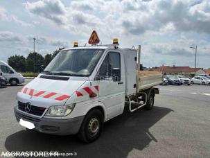 Fourgon avec parois et toit rigide Mercedes Sprinter