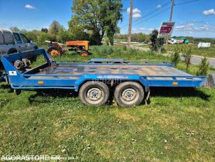 Fourgon bâché avec parois rigides nc