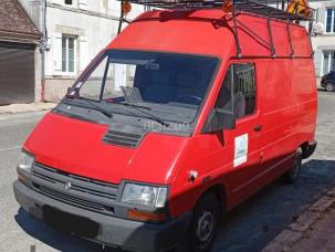 Fourgon avec parois et toit rigide Renault Trafic
