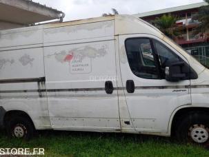 Fourgon avec parois et toit rigide Citroën Jumper