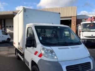 Fourgon avec parois et toit rigide Fiat Ducato