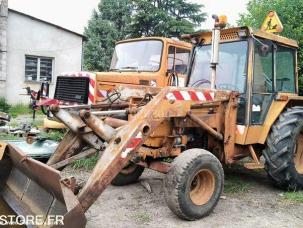 Tracteur agricole Renault 652