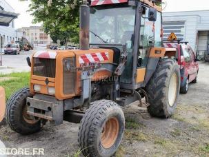 Tracteur agricole Renault 750 M