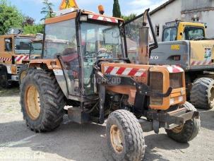 Tracteur agricole Renault R3143