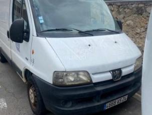Fourgon avec parois et toit rigide Peugeot Boxer