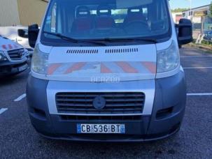 Fourgon avec parois et toit rigide Fiat Ducato