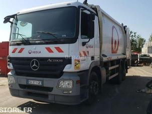 Benne basculante de chantier et de TP Mercedes 2532