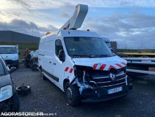 Fourgon avec parois et toit rigide Renault Master