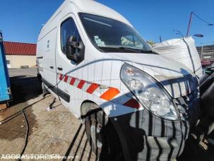Fourgon avec parois et toit rigide Renault Master