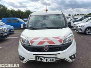 Fourgon avec parois et toit rigide Fiat DOBLO