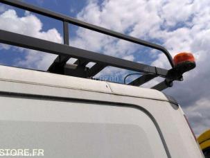 Fourgon avec parois et toit rigide Renault Master