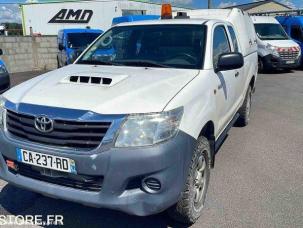 Fourgon avec parois et toit rigide Toyota HiLux