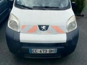 Fourgon avec parois et toit rigide Peugeot Bipper