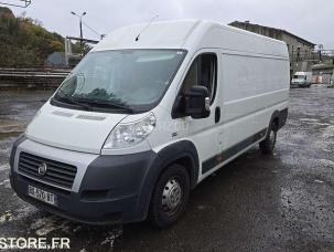 Fourgon avec parois et toit rigide Fiat Ducato