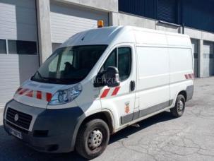Fourgon avec parois et toit rigide Fiat Ducato