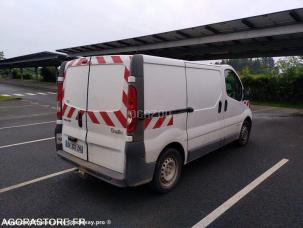 Fourgon avec parois et toit rigide Renault Trafic