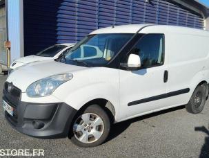 Fourgon avec parois et toit rigide Fiat DOBLO