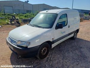 Fourgon avec parois et toit rigide Citroën Berlingo
