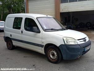 Fourgon avec parois et toit rigide Peugeot Partner