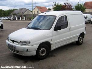 Fourgon avec parois et toit rigide Peugeot Partner