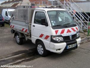 Fourgon avec parois et toit rigide Piaggio Porter