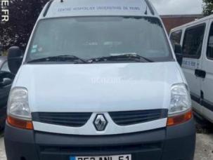 Fourgon avec parois et toit rigide Renault