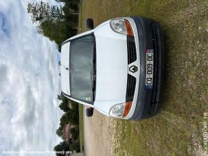 Fourgon avec parois et toit rigide Renault Kangoo