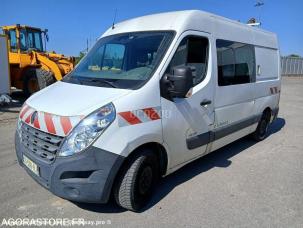 Fourgon avec parois et toit rigide Renault Master