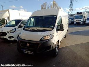 Fourgon avec parois et toit rigide Fiat Ducato
