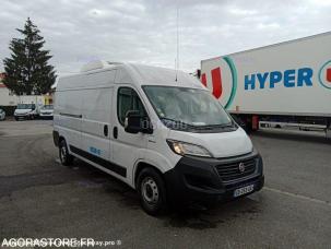 Fourgon avec parois et toit rigide Fiat Ducato