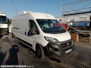 Fourgon avec parois et toit rigide Fiat Ducato