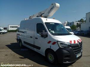 Fourgon avec parois et toit rigide Renault Master